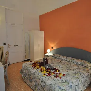 sweetdreams-guest-house.hotelitalianriviera.com/